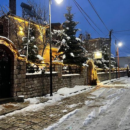 ホテル Bujtina Liana Voskopojë エクステリア 写真